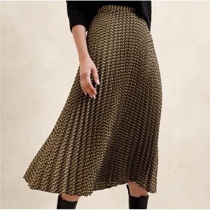 Banana Republic Factory NWT silky pleated midi skirt kaleidoscope olive black